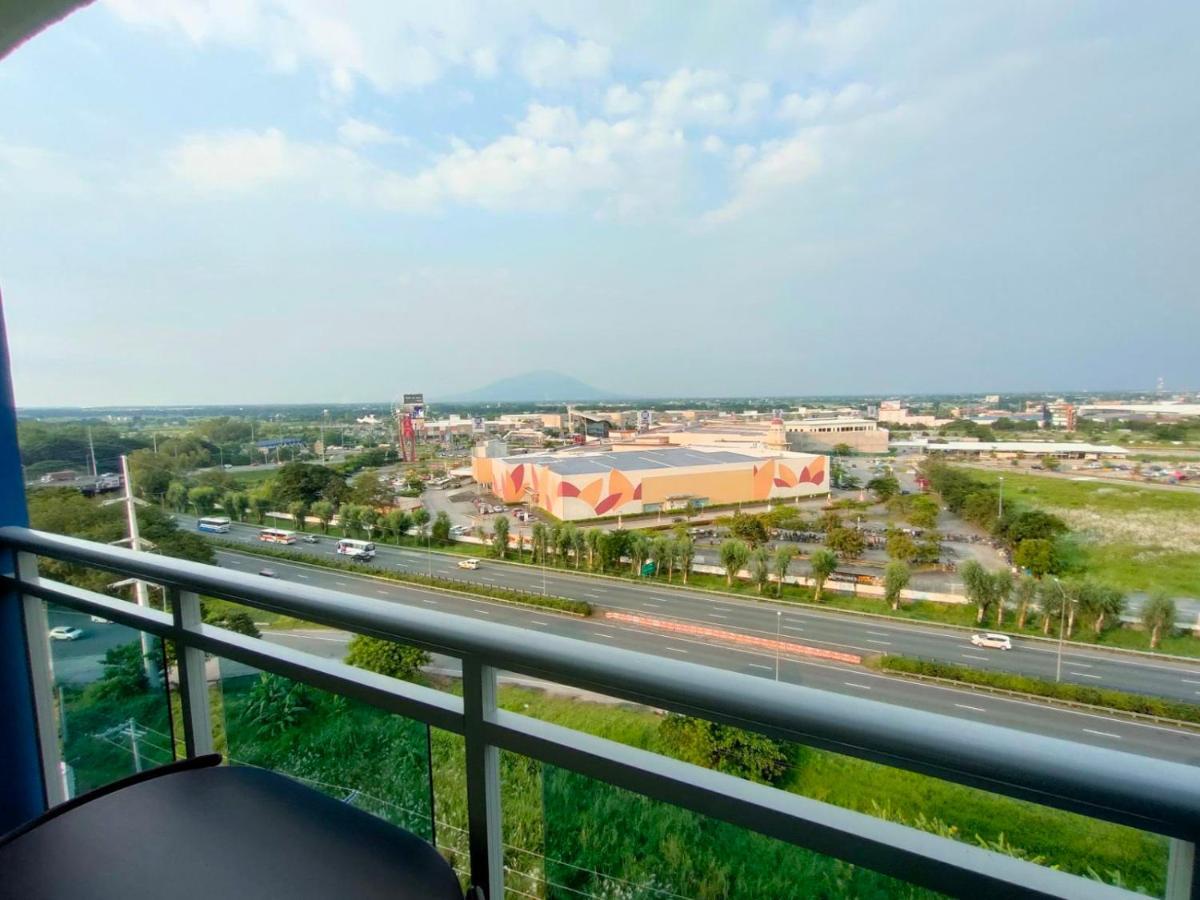 Aparthotel The Aces Crib At Azure North Pampanga Extérieur photo